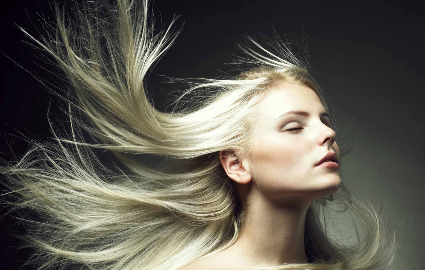 Färbung & Pflege im Friseur im STEP